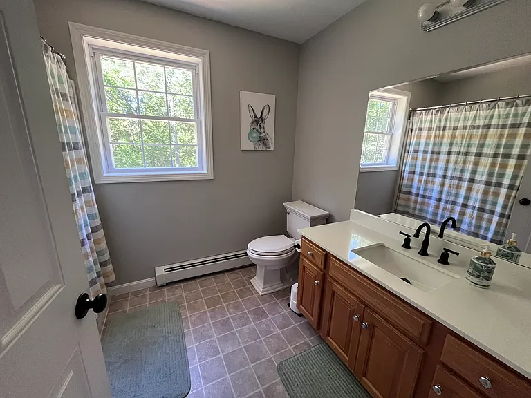Full bath - 2nd floor