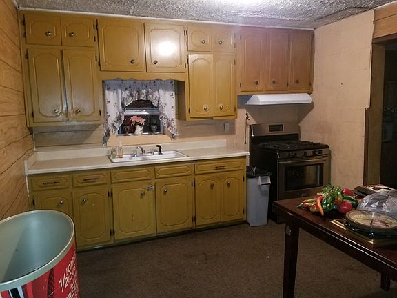 3rd image of 914 Yucca Ave