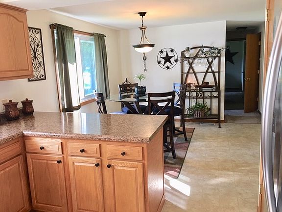 3rd image of 1524 Carmen Dr