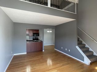 1611 Cedarwood Dr APT A, Westlake, OH 44145