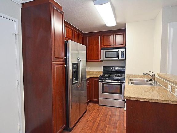 2nd image of 5525 Canoga Ave APT 215