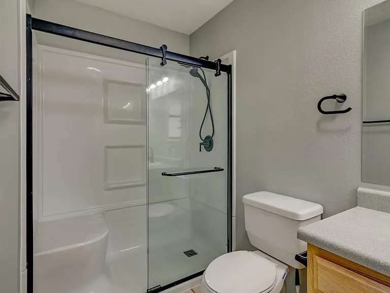 199 Lancashire Dr — Photo 2