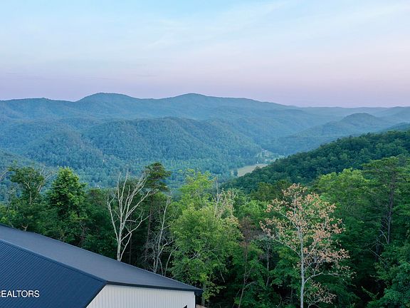 27th image of 550 Steer Creek Rd