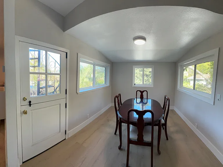 2239 Alcyona Dr — Photo 10