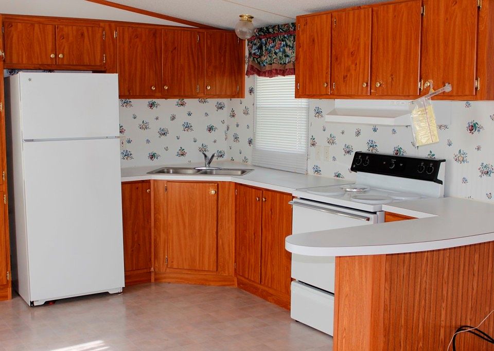 1st image of 5 Crestmont Ln