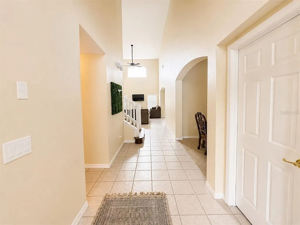 5 bed, 3.0 bath, 2244 sqft, $2,995 — Photo 2