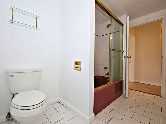 4th image of 43 Stewart Pl
