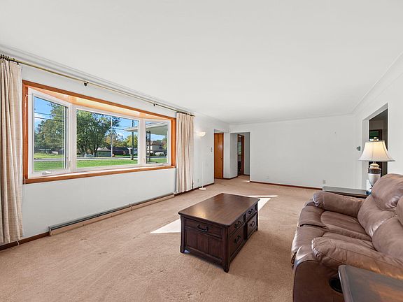 4th image of 3630 45th St