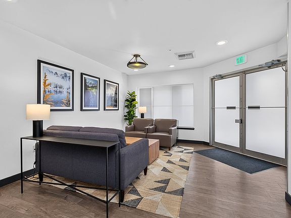 5th image of 303 10th Ave #309