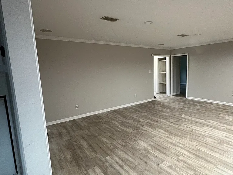 11701 Southridge Dr — Photo 4