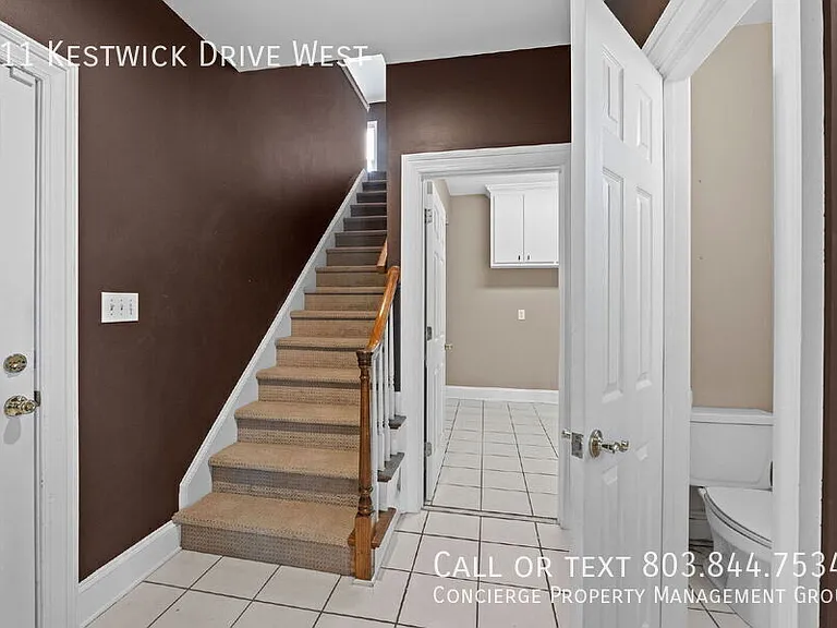 211 Kestwick Dr W — Photo 22