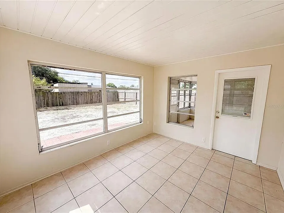 7616 Laurel Oak Ct