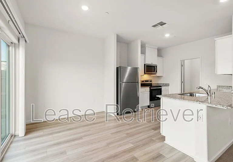 3461 Sina Ct — Photo 13