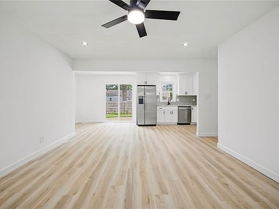 4th image of 5536 Macon Ct