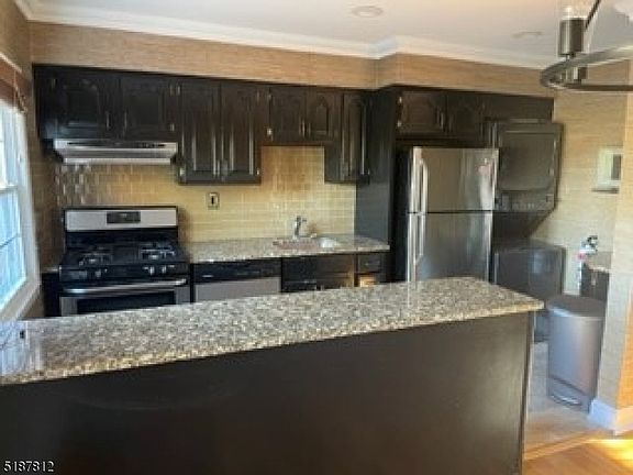 3rd image of 42 Wedgewood Dr APT 120