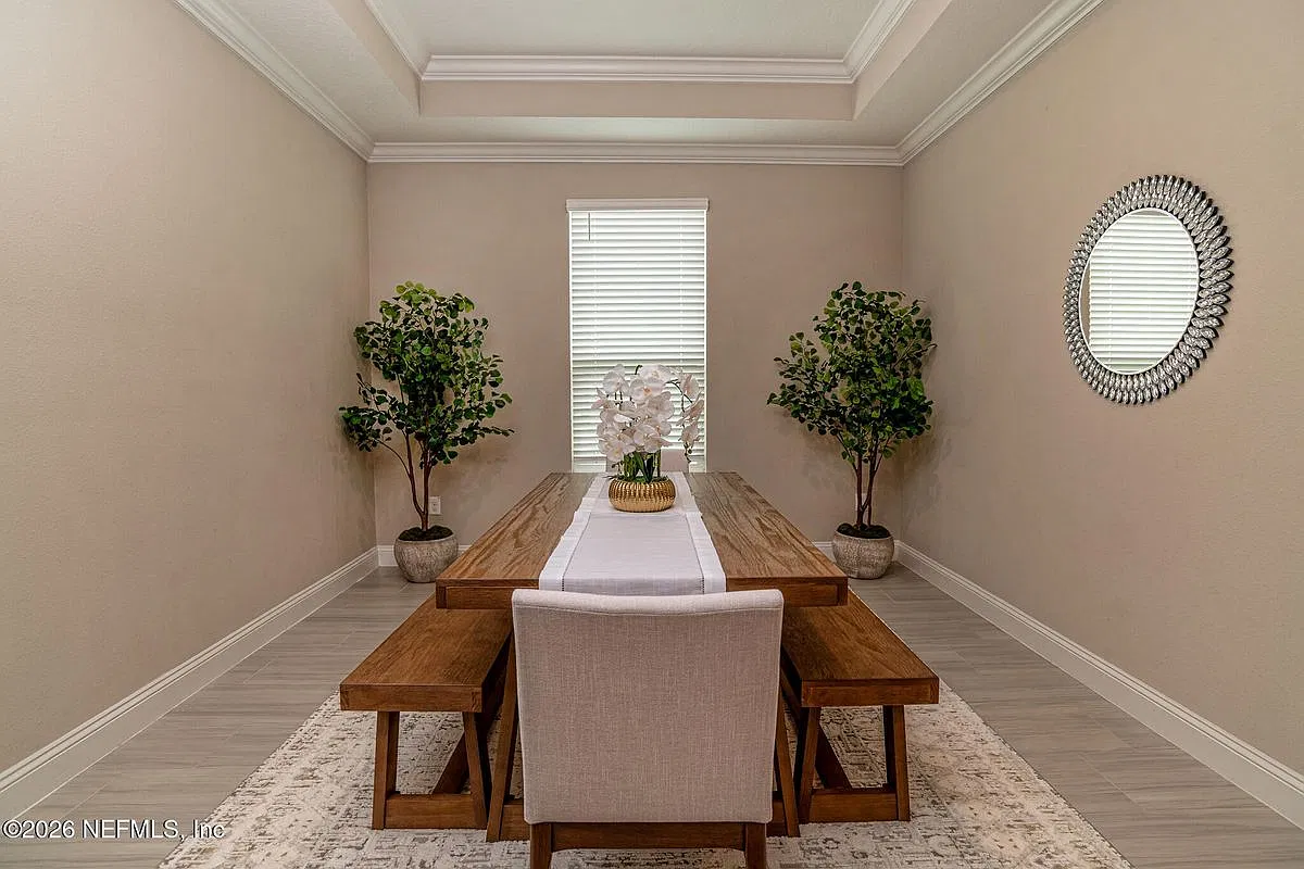 4 bed, 3.0 bath, 2647 sqft, $3,500 — Photo 2