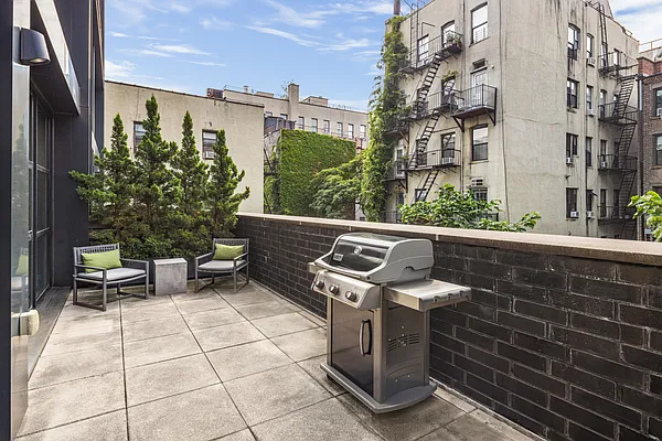 Rented by Douglas Elliman | media 16