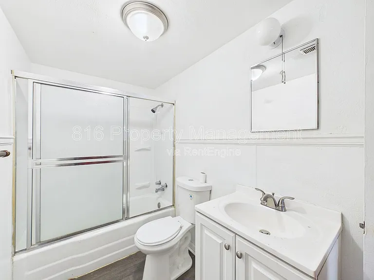 639 S Crysler Ave #E — Photo 13