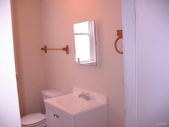 4th image of 3728 Bamberger Ave