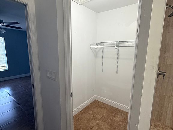 2nd image of 822 NE 15th Ln