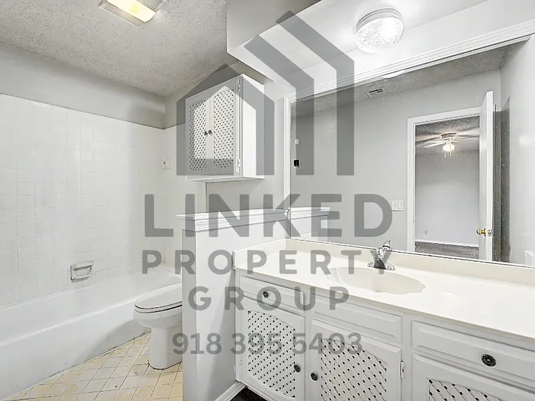 8120 S Louisville Ave — Photo 19