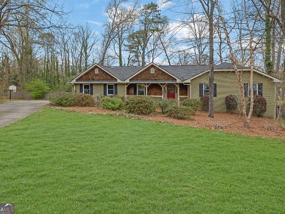 1st image of 1082 Oak Grove Cir