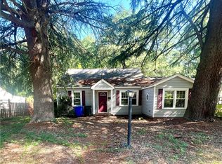 961 McKimmon Rd, Fayetteville, NC 28303