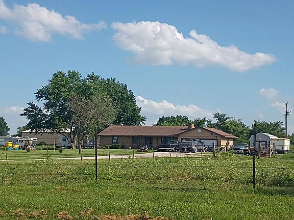 2nd image of 1328 SW 750th Rd