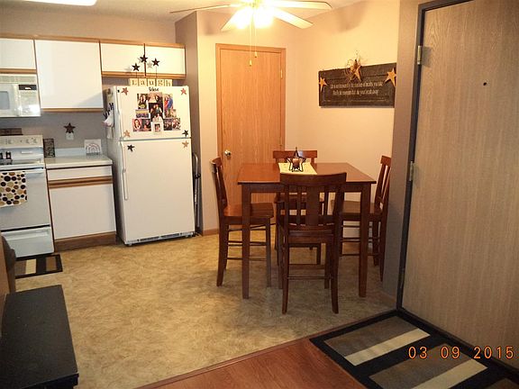 2nd image of 909 N Elm St APT 1