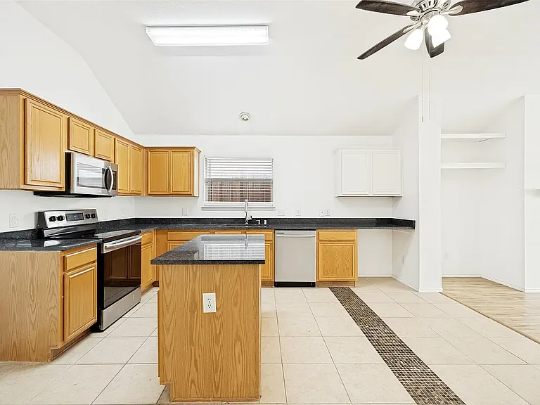 202 Trenton Dr — Photo 22