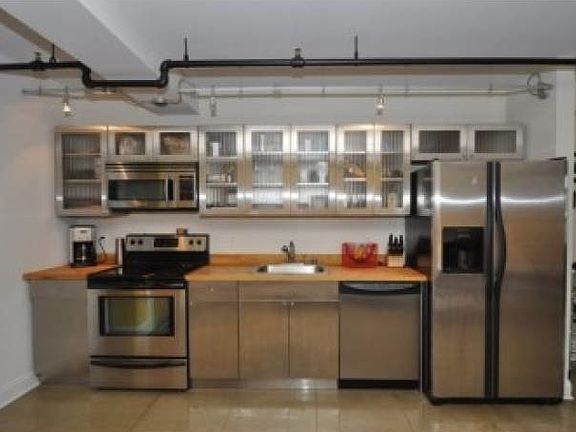 4th image of 3059 N Weil St Unit 116