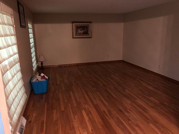 5th image of 4589 Towne Centre Dr