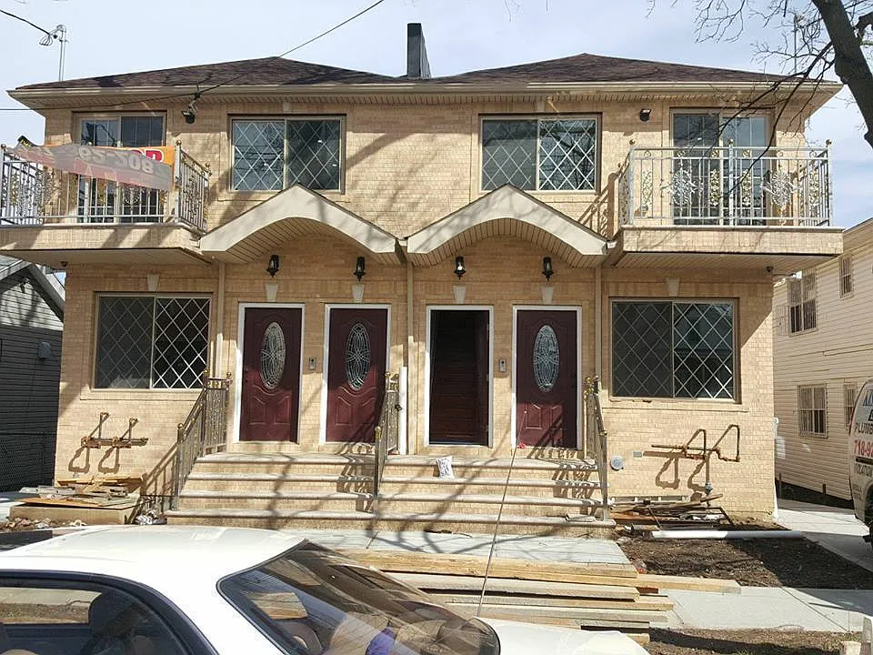 1549 E 98th St photo 1