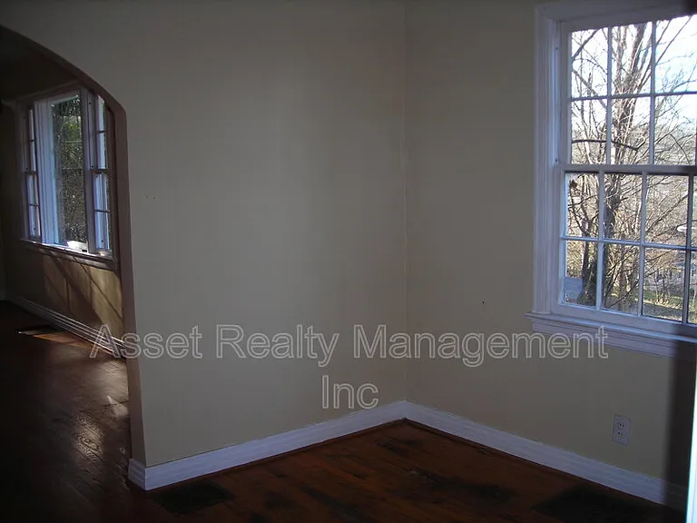 120 Holston Ct E — Photo 8