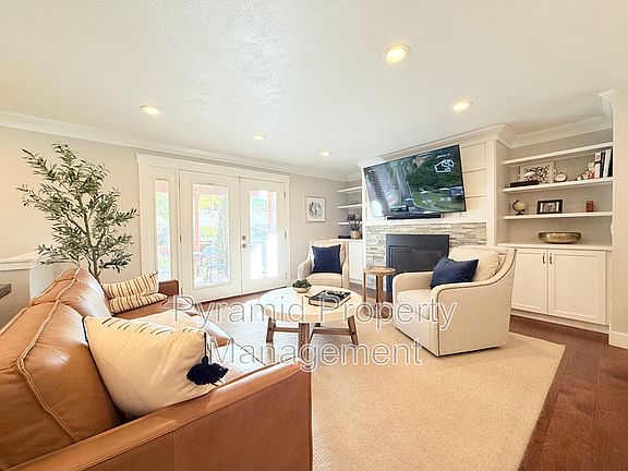4th image of 2450 E Cardinal Way