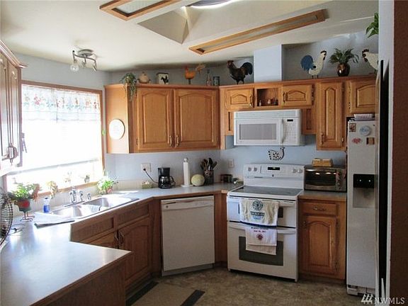 4th image of 5900 64th St NE Unit 157