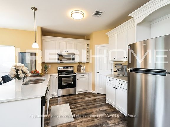 4th image of 103 Fairview Ave