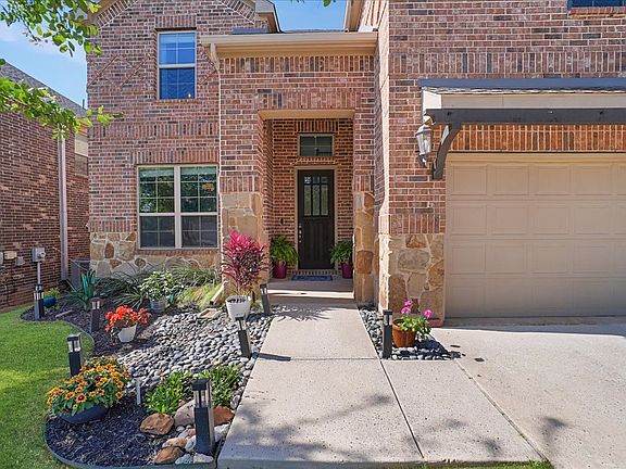 2nd image of 2202 Stanhill Dr