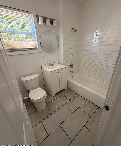 1039 Bangs Ave #1 — Photo 8