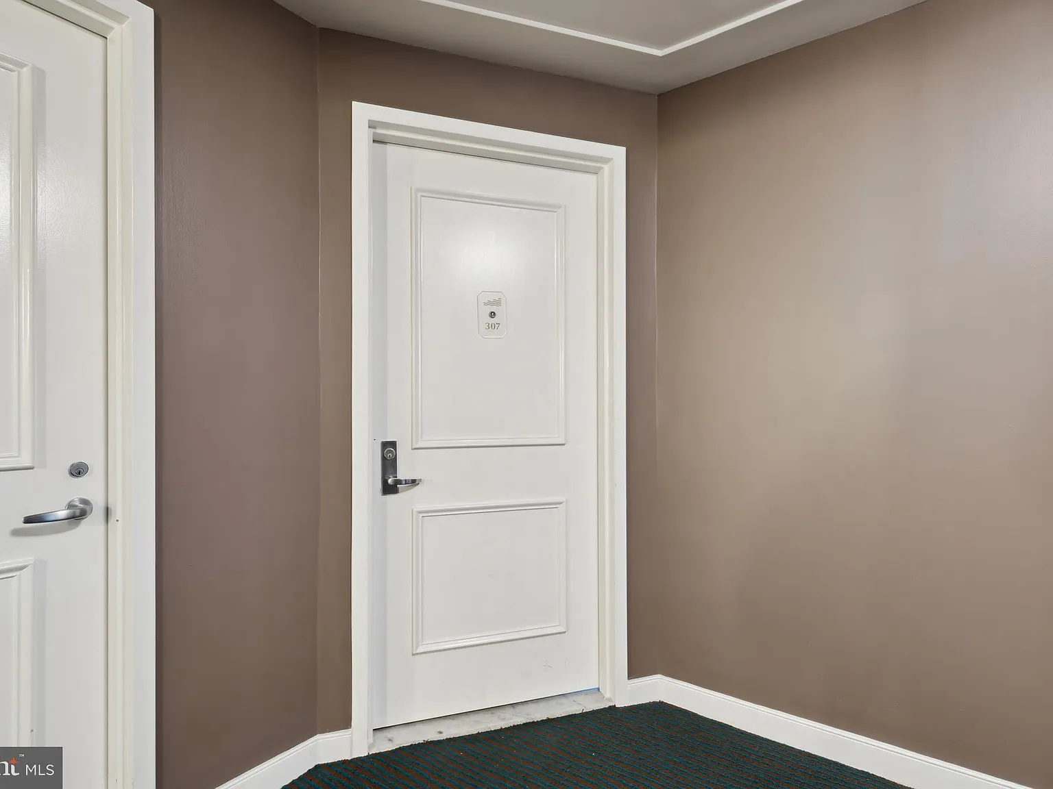 1 bed, 1.0 bath, 936 sqft, $2,400 — Photo 4