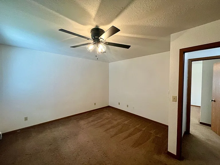 2710 Washington Ave — Photo 12