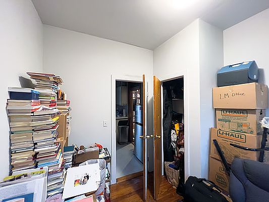 4th image of 42 Bank St APT 52