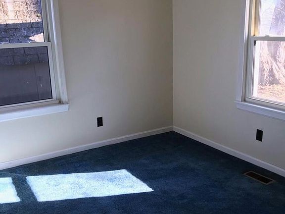 3rd image of 961 Wells Ave