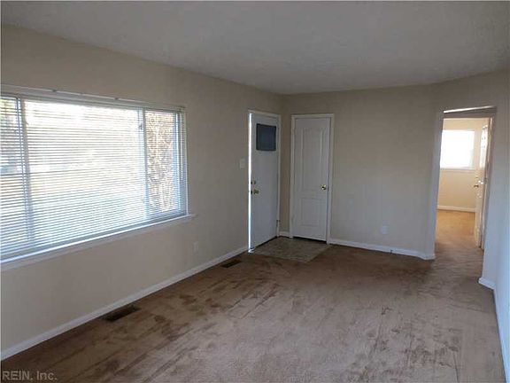 5th image of 805 Stratford St