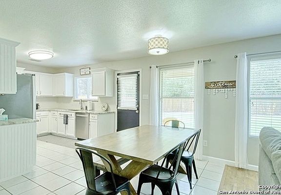 4th image of 11038 Hillsdale Loop