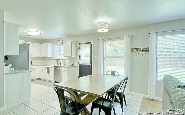 11038 Hillsdale Loop — Photo 4