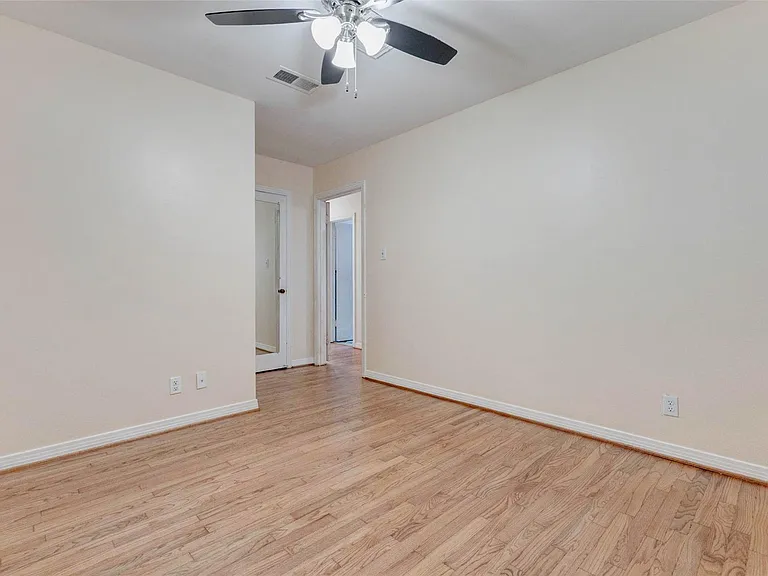 4026 Omeara Dr — Photo 15