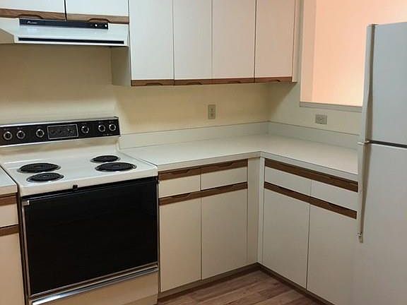 3rd image of 90 Sea St APT 127