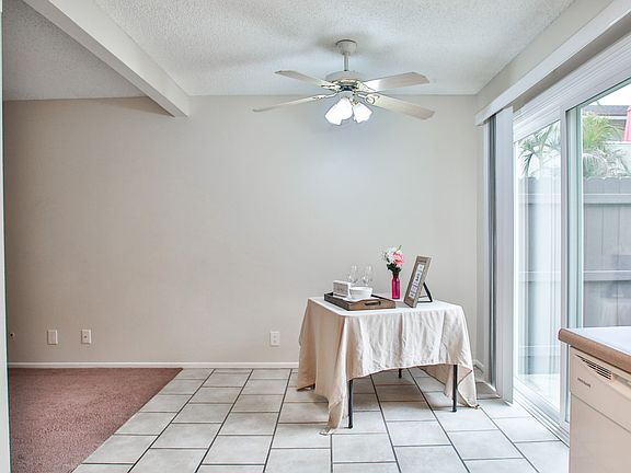 5th image of 242 Whitney Ave APT 1
