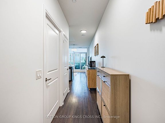 5th image of 15 Zorra St #202